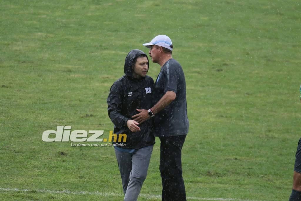 “Pónganla de delantera”, la guapa fisioterapeuta que se robó el “show” en el duelo entre Panamá y Aruba en el Nacional