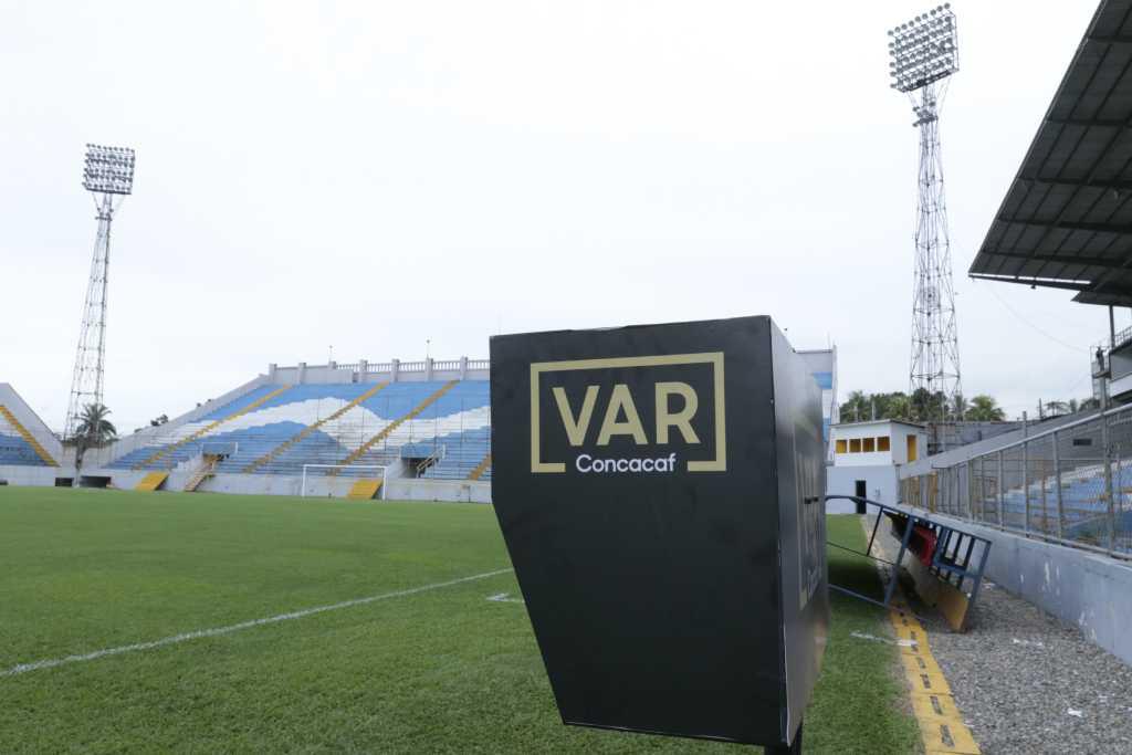La metamorfosis del Estadio Morazán antes del Premundial: remodelan camerinos, instalan VAR y reducen la cancha