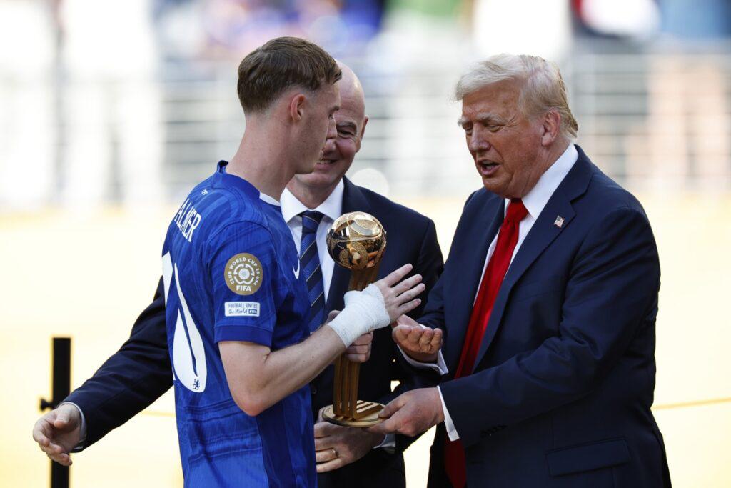 Chelsea tiene una replica: Donald Trump confiesa lo que ocurrió con el trofeo original del Mundial de Clubes
