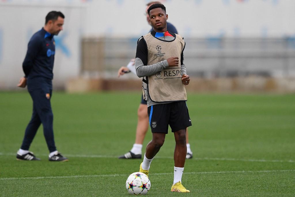 La decisión con Xavi, los grandes señalados y el doloroso gesto de Messi tras la debacle de Barcelona en Champions