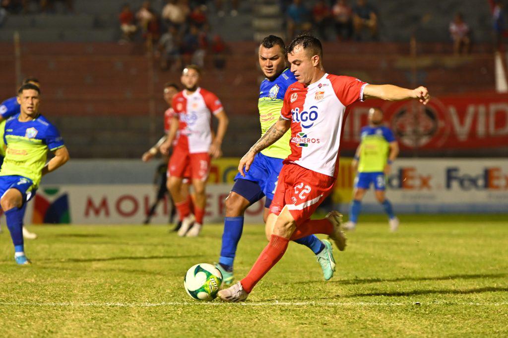 Mercado: Bajas en Olimpia, el jugador que regresará a Motagua y Olancho FC se está armando; dos atacantes se van del azul