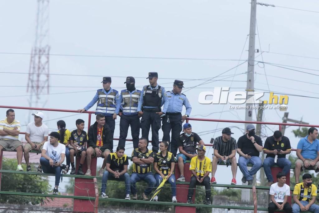 La nueva mascota de La Máquina, sonrisas, bellezas y todo el color durante el amistoso de Real España en Choloma