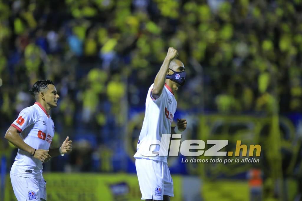 Olimpia tetracampeón: las imágenes imperdibles de la celebración tras vencer a Real España en el Estadio Morazán