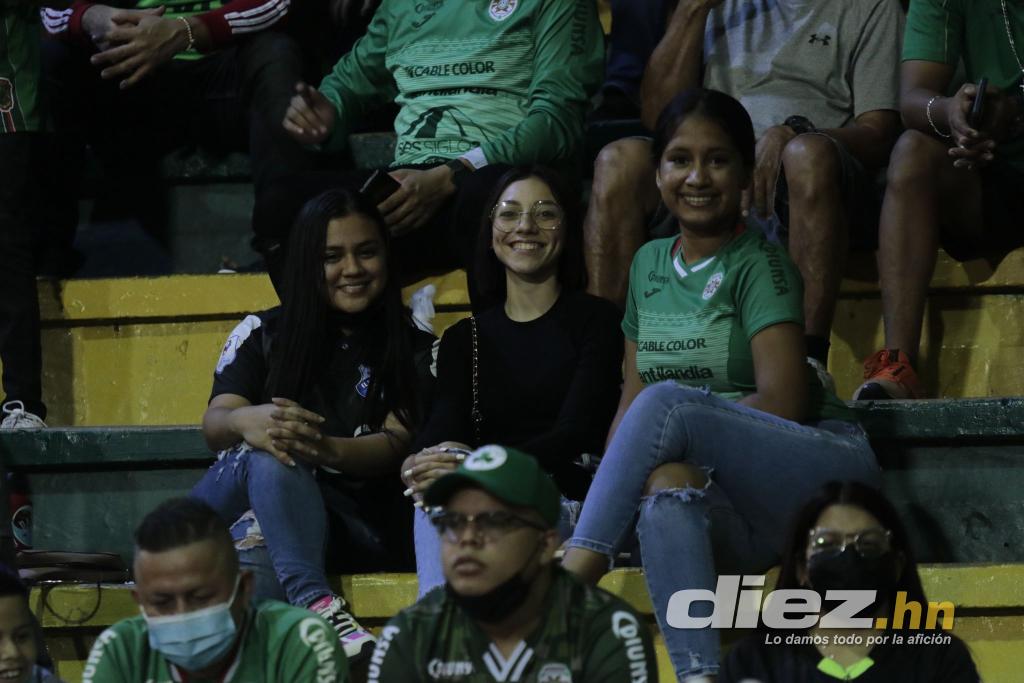 Lo que no viste en TV: El tierno abrazo de Troglio con unos niños, bellas chicas y Diego Vázquez en la doble cartelera en el Nacional