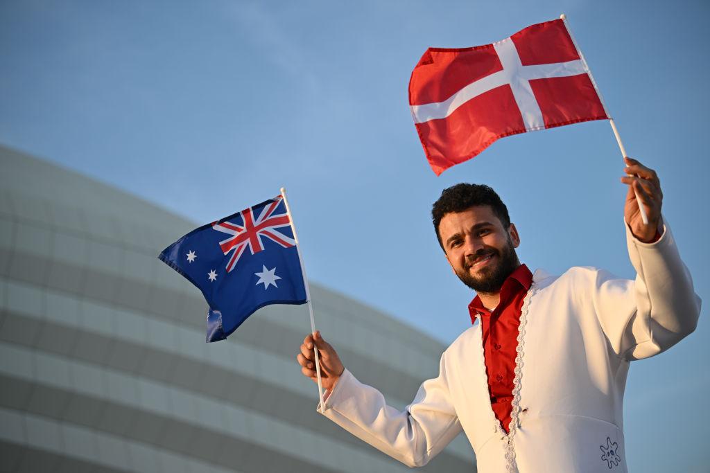 ¡Fiesta total! La majestuosa celebración está en las gradas y al propio estilo de las coloridas Australia y Dinamarca