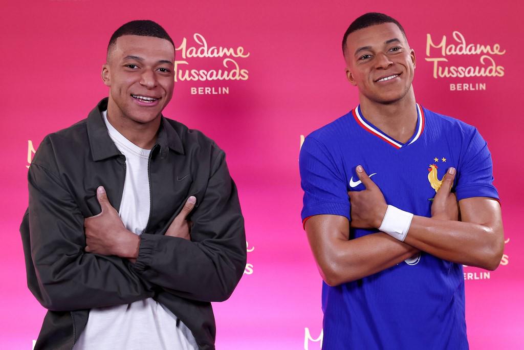 ¡No lo podía creer! La viral reacción de Mbappé tras ver su figura de cera en París: “Es más Kylian que yo”
