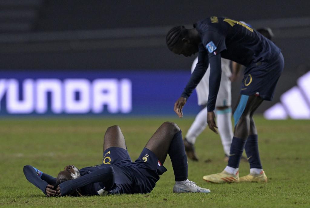¡Abatidos! Así quedaron los jugadores de Honduras y Francia tras dura eliminación en el Mundial Sub-20 de Argentina