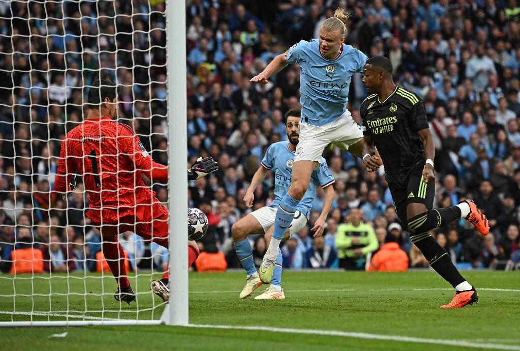 Courtois le sacó dos goles cantados a Haaland y evitó que la paliza fuera mayor.