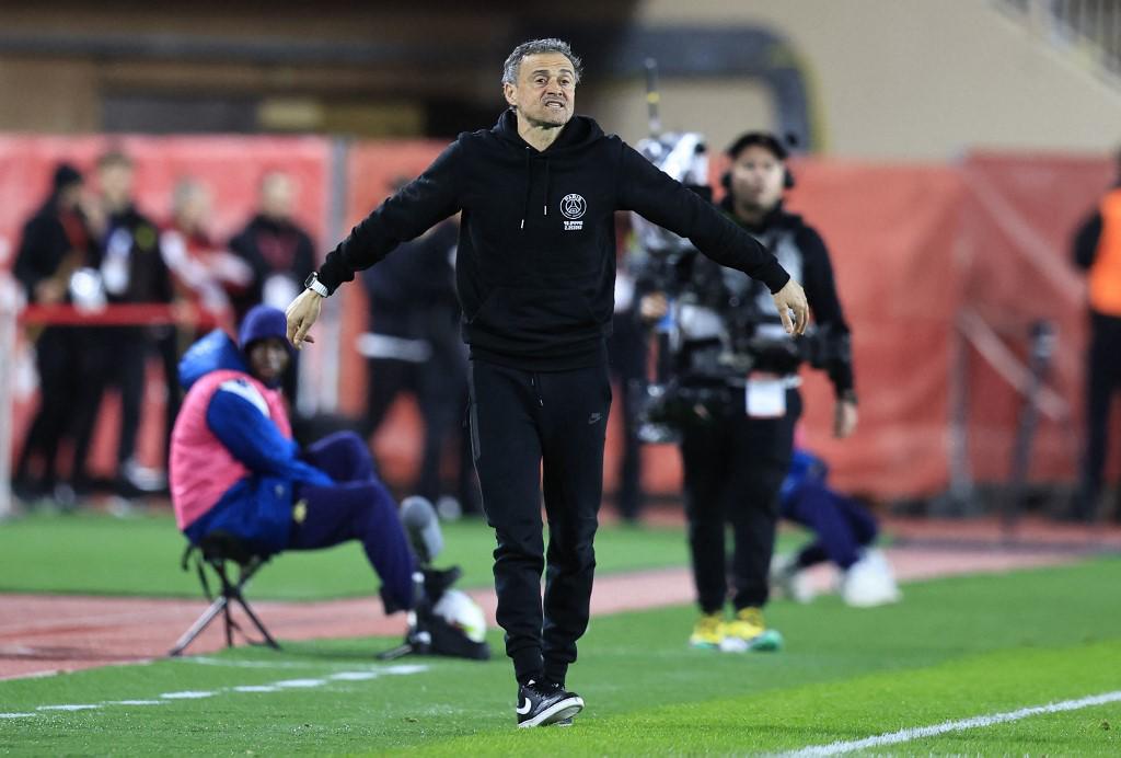 PSG: Luis Enrique quitó a Mbappé en el descanso, la reacción del francés y el mensaje que detonó todo