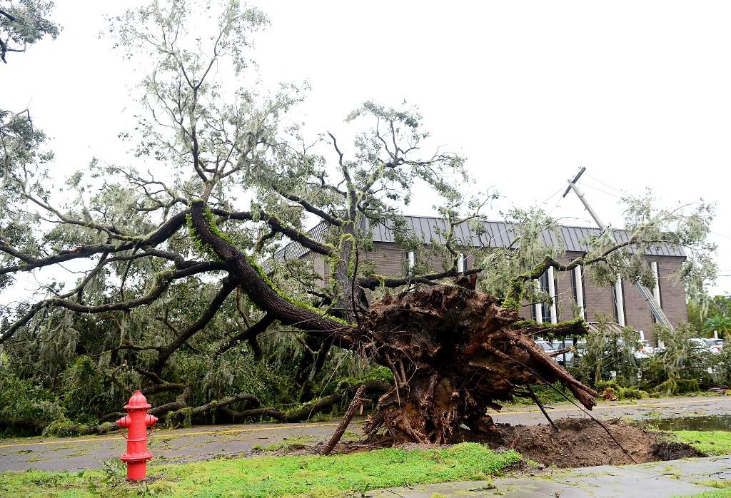 Desastre y dolor en Florida: ciudades quedan devastadas tras el paso del poderoso huracán Ian