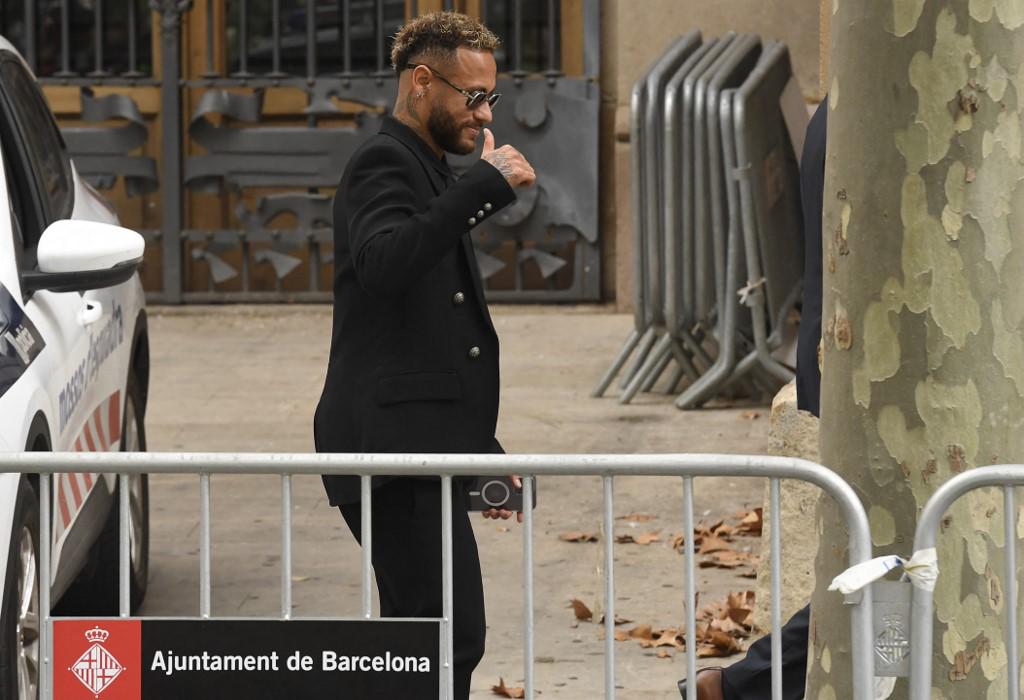 Así fue captado Neymar en Barcelona para aclarar el escándalo que sacude su carrera a pocos días del Mundial de Qatar