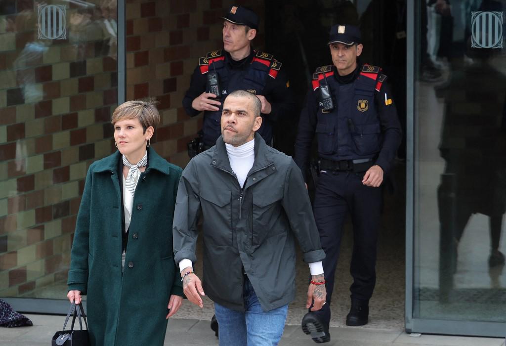 Dani Alves: ¿Memphis Depay le pagó la fianza? Toda la verdad sobre su libertad provisional en Barcelona