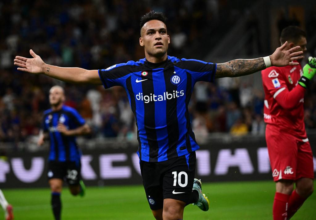 Lautaro Martínez marca golazo en la paliza del Inter sobre el Spezia para tomar la punta de la Serie A