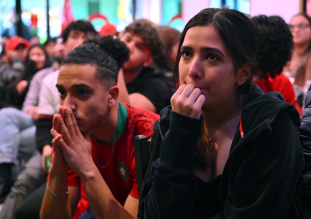 El tremendo gesto de Mbappé, Hakimi y Ziyech destrozados; el que fue sacado del estadio y el festejo del presidente de Francia