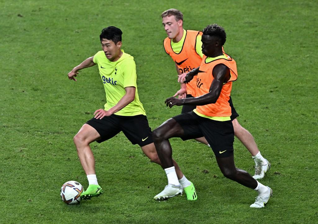 Houve desmaios e vómitos de jogadores do Tottenham durante um treino brutal  dado pelo 'fuzileiro' de Antonio Conte