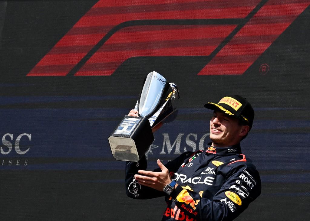 Max Verstappen sigue reinando y gana en Bélgica su octavo gran premio seguido; el mexicano Checo Pérez quedó segundo