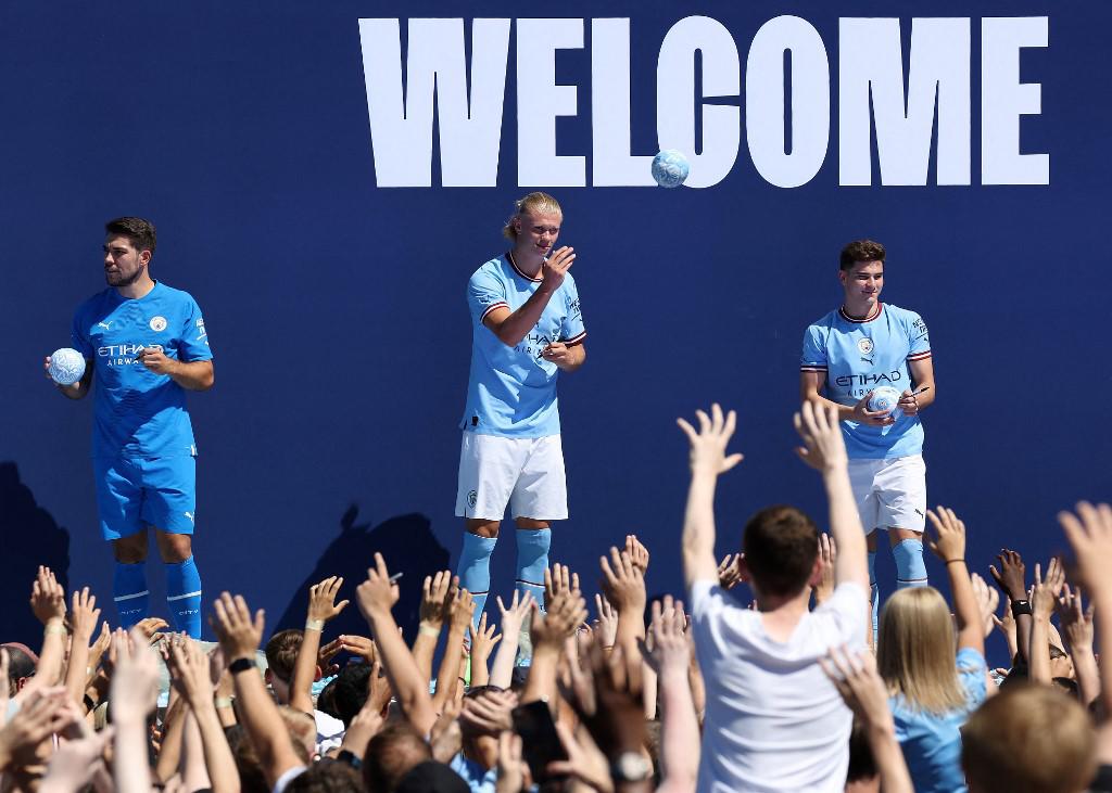 Así presentó el Manchester City a sus flamantes fichajes: la provocación de Haaland y el dorsal de Julián Álvarez