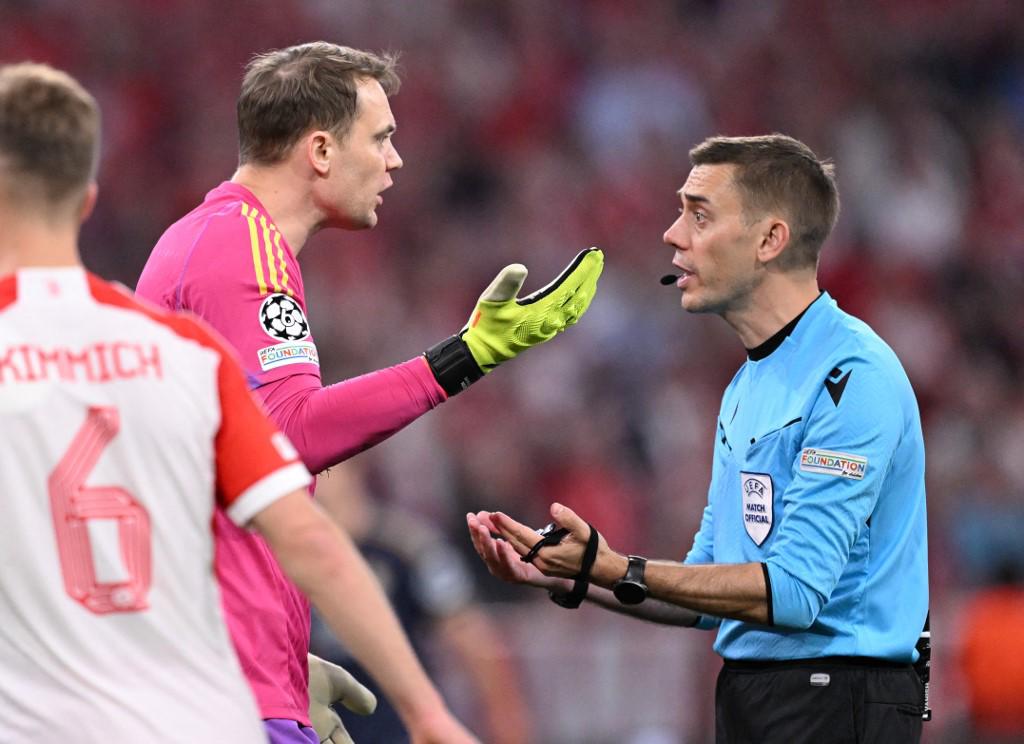 Tchouaméni interrumpe a Müller, Vinicius se divierte ante Bayern y las bellas chicas apoyando al Real Madrid