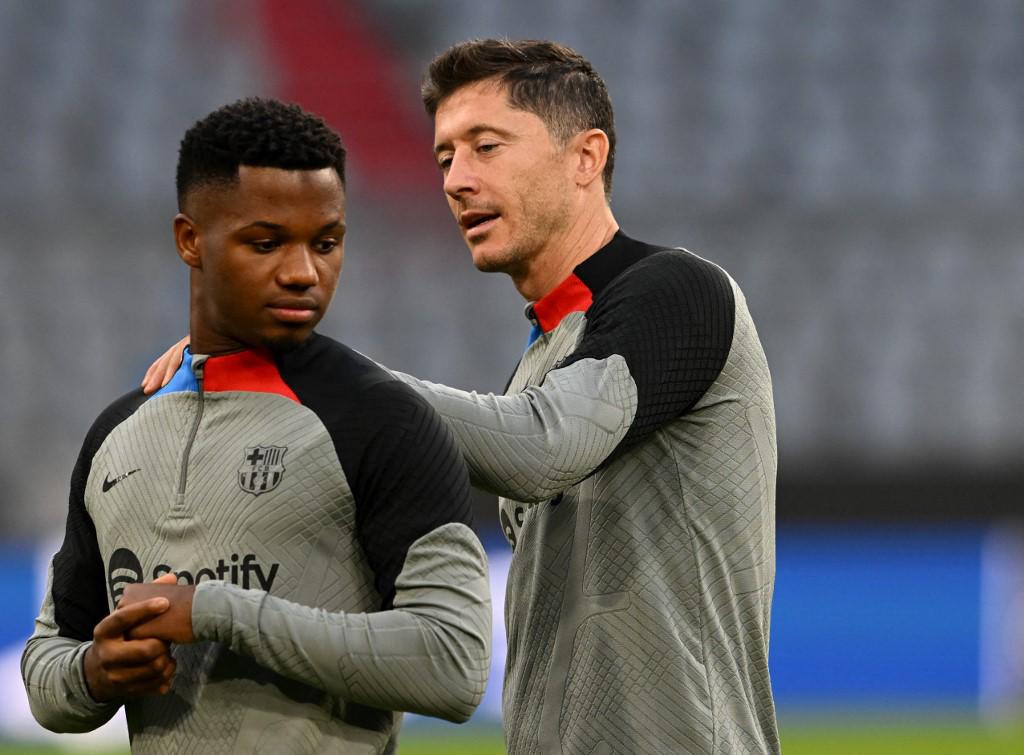 Lewandowski regresa a Múnich: el entrenamiento del Barcelona en el Allianz Arena; Koundé y Memphis tirando rostro