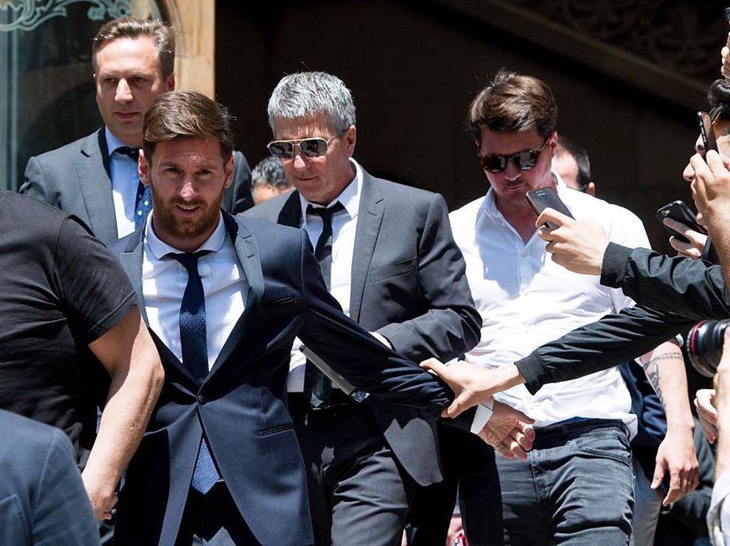 Después de dos años, salieron a la luz las increíbles condiciones de Messi al Barcelona para renovar: salarios, palcos, vuelos...