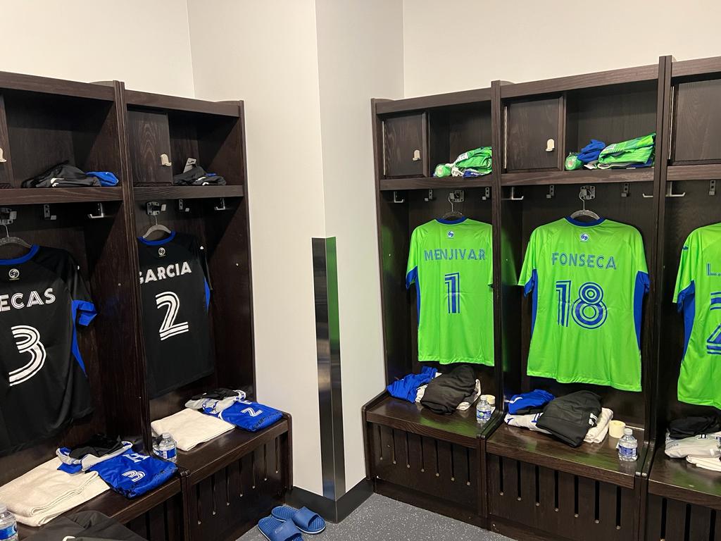 Ambientazo en el BMO Stadium: color catracho, clima frío en Los Ángeles y el uniforme que usó Honduras ante El Salvador