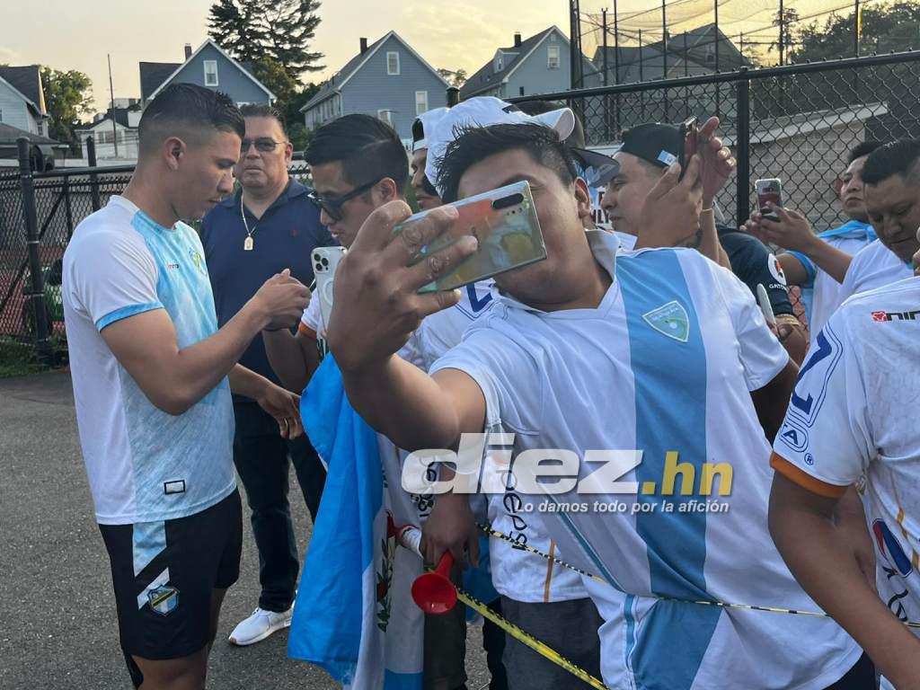Alegría y ambiente inigualable entre hinchas de Olimpia en New Jersey; Kevin López aclamado por autógrafos en Comunicaciones