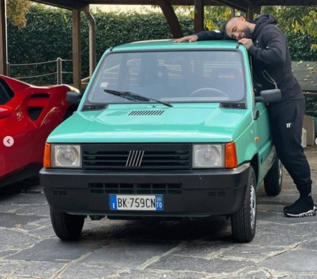 El humilde auto que se compró Arturo Vidal y que lleva a los entrenamientos del Inter de Milán