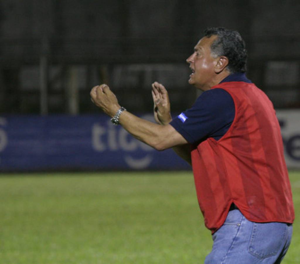 Juan de Dios Castillo, y su carrera en Honduras.