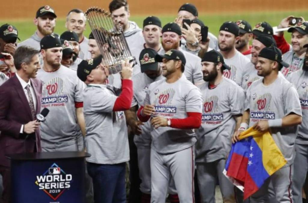 Jugadores de Grandes Ligas de béisbol rechazan última oferta de directivos para una temporada recortada