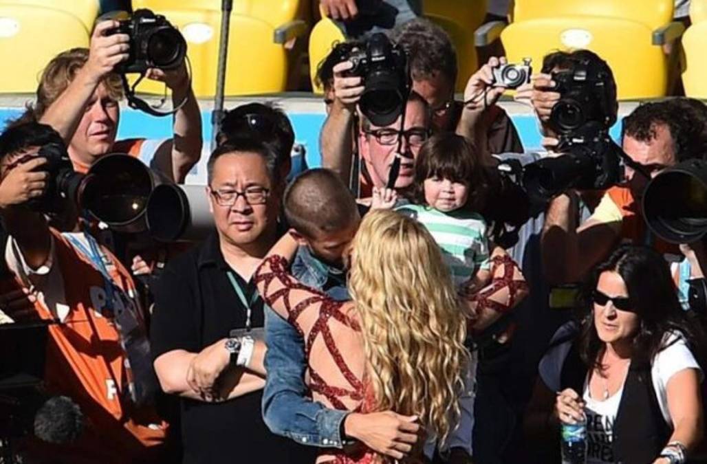 El beso de Shakira a Piqué en la clausura del mundial