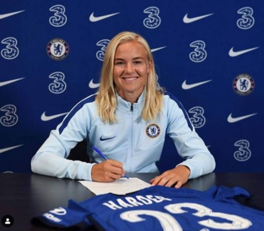 ¿Quién es Pernille Harder? La futbolista más cara de la historia que ahora jugará con su novia