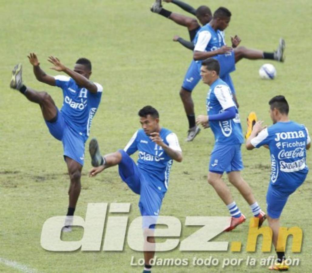 Pinto pide concentración, entrega y disciplina tras primer entreno con toda su artillería