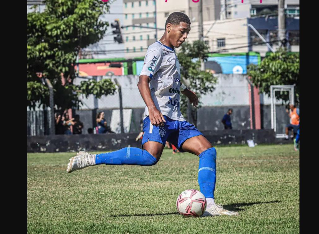 ¡Rumbo a la élite! Joven brasileño que desea jugar con Honduras tiene nuevo club y se acerca al profesionalismo