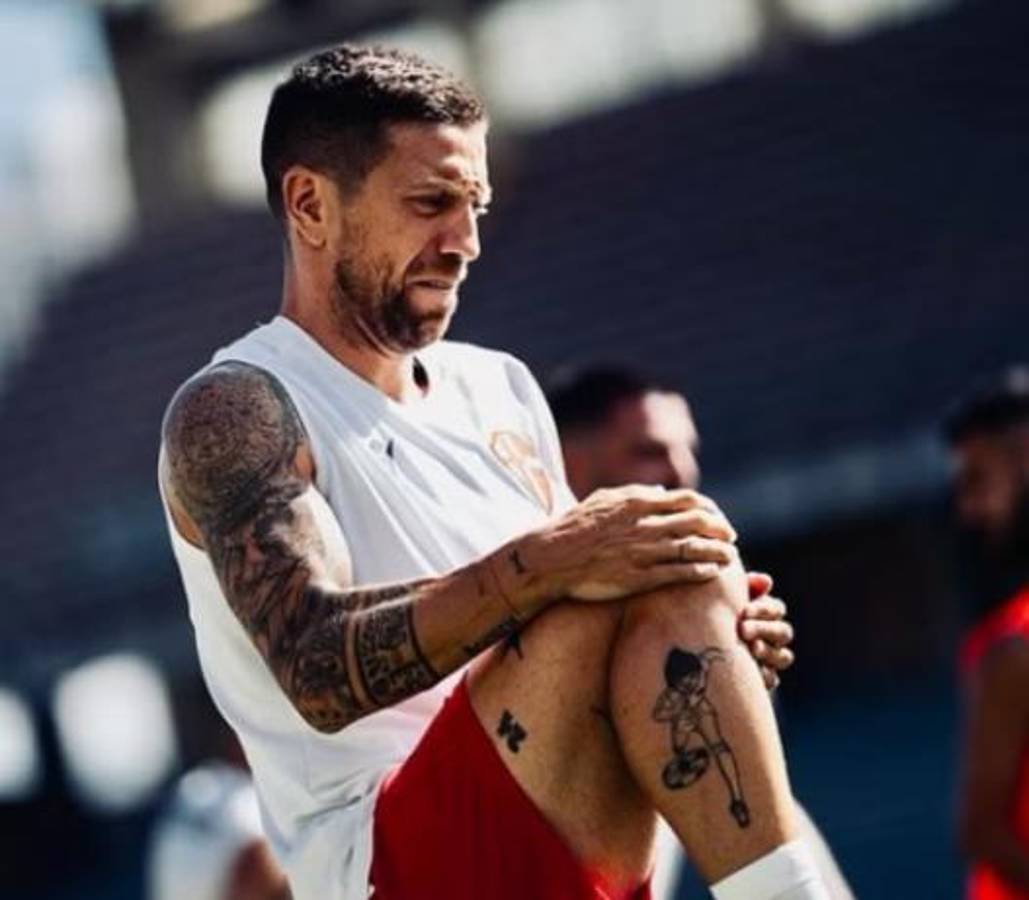 Se acabó la pesadilla: 'Papu' Gómez vuelve a las canchas tras dos años y firma con el club menos pensado