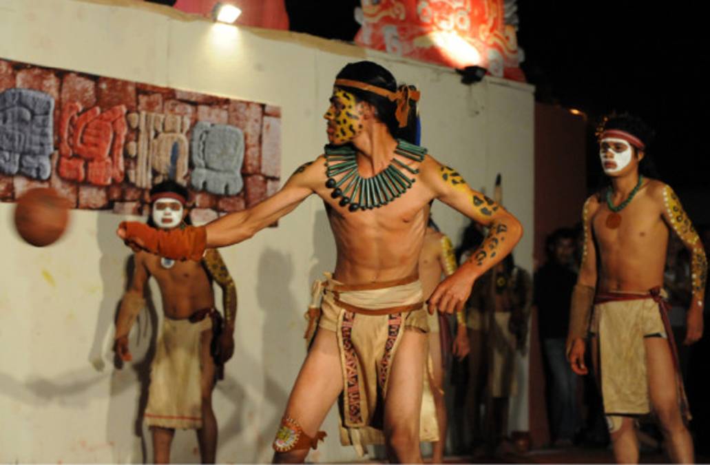 Honduras y Guatemala se enfrentan en un juego de pelota maya
