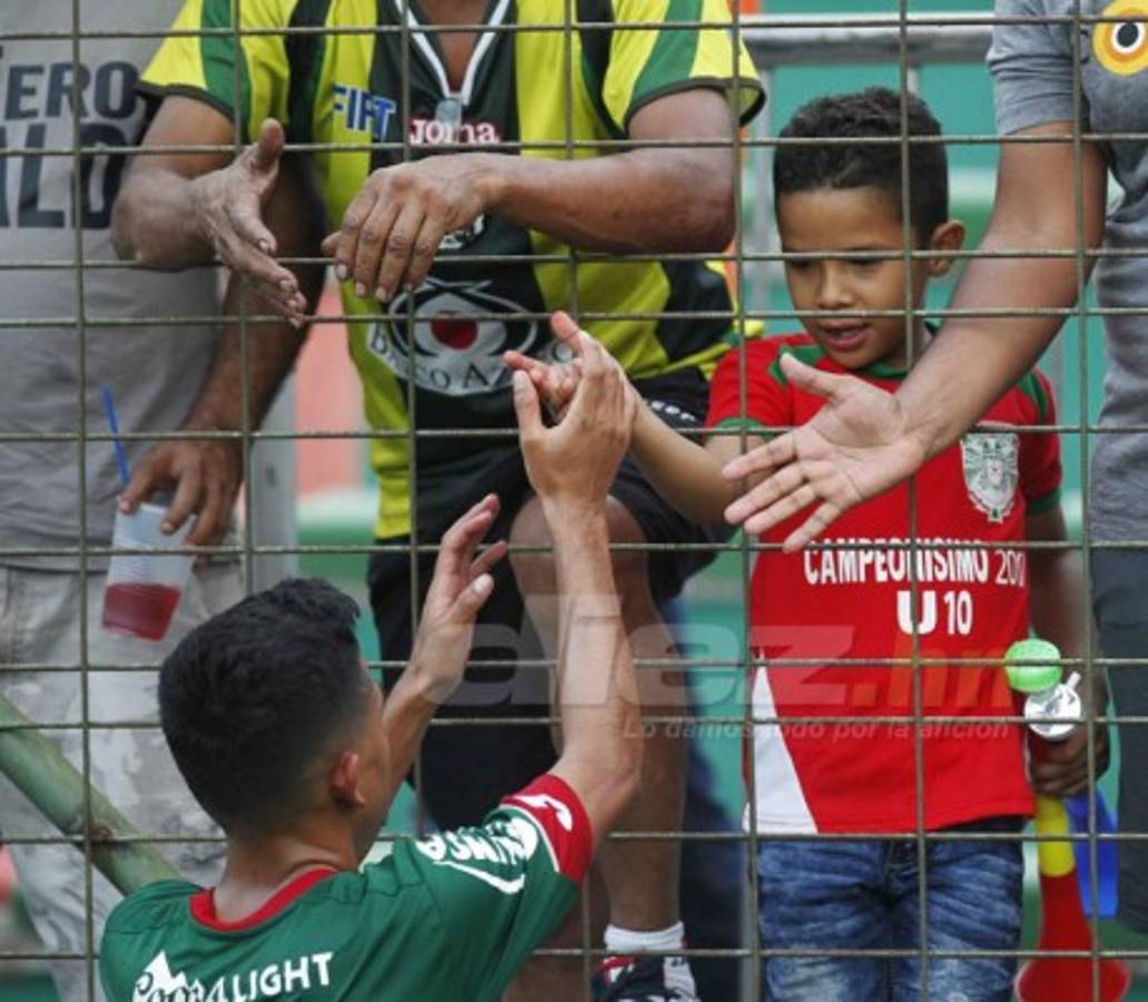 NO VISTE EN TV: ¿Para quién fue? El obsceno gesto de Costly y el reclamo de Claros