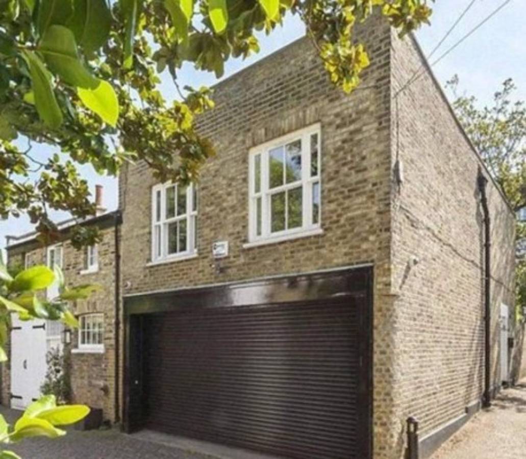 Se retiró hace ocho años: El imperio inmobiliario y el negocio de muebles de lujo de Sol Campbell