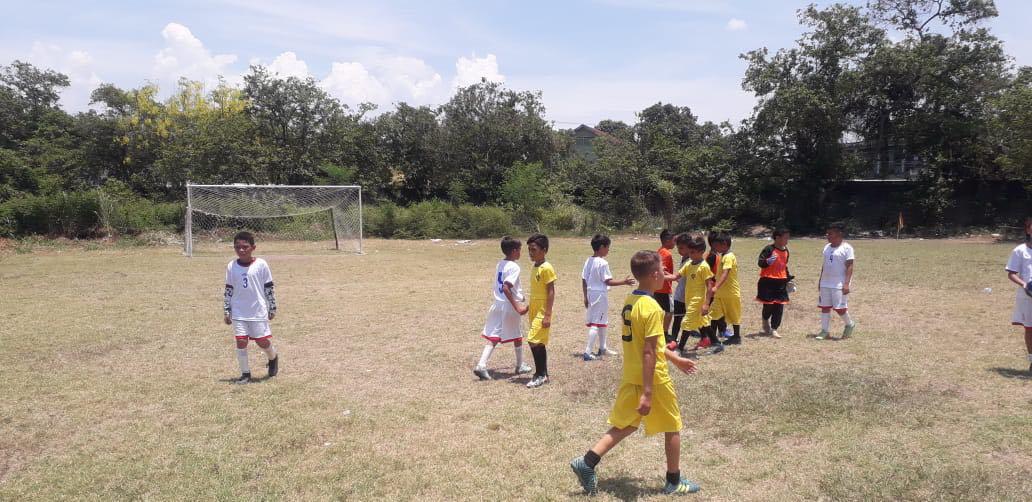 El estadio Milton Flores de La Lima en completo abandono: La detestable forma en cómo entrenan las Ligas Menores