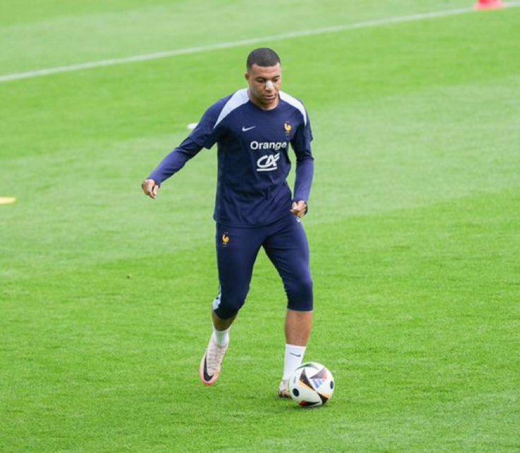 Las primeras fotos de Kylian Mbappé tras fracturarse la nariz en la Eurocopa 2024: el anuncio de su entrenador