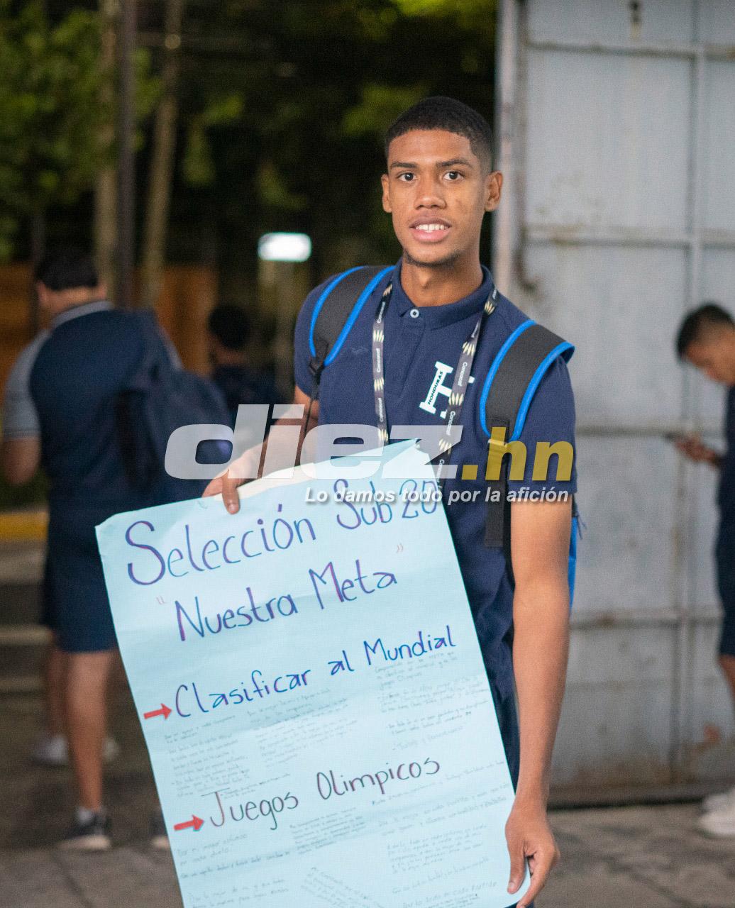 Qué dice la pancarta de las metas, así celebraron los mundialistas de Honduras en el camerino y las selfies de Odin Ramos e Isaac Castillo
