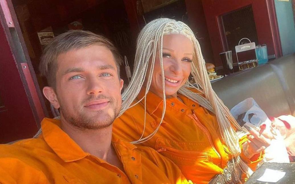 Actriz muere semanas después de la muerte de su novio, exfutbolista de un equipo de Inglaterra