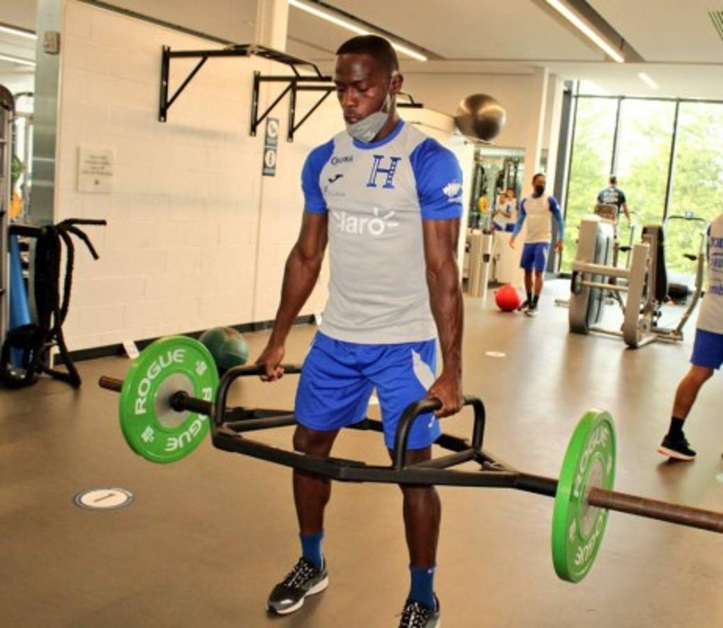 El líder de la oración y el detallazo en el 'look' de Rivas: Honduras entrenó en el gimnasio dos días antes de enfrentarse a Canadá