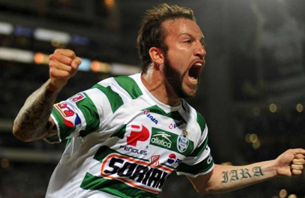 Matías Vouso, de goleador de la Liga Mexicana a ser premiado por vender pizzas