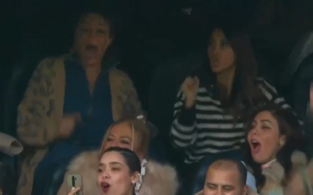 El festejo de Antonela Roccuzzo luego del golazo de Messi de tiro libre.