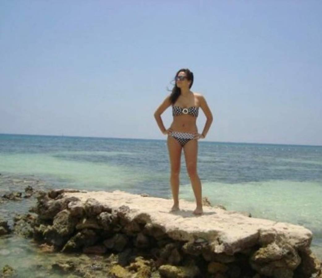 La periodista hondureña Carmen Boquín calienta el verano