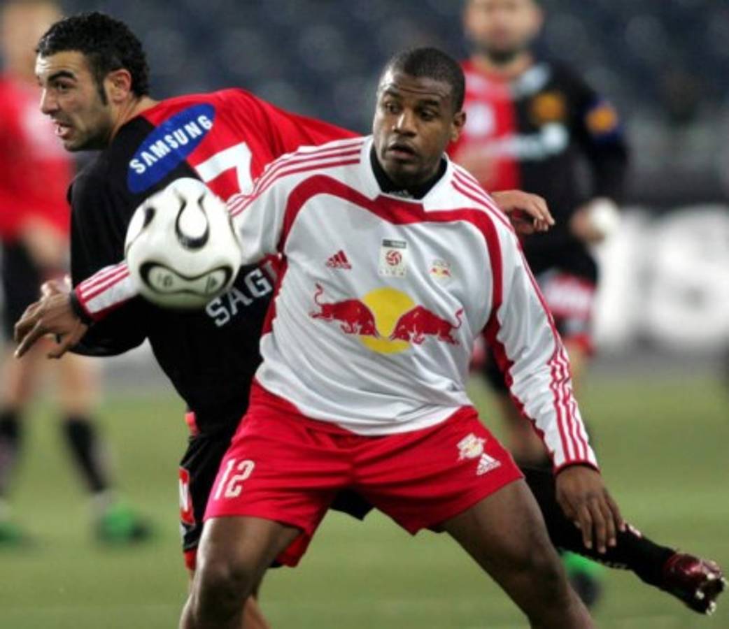 Los hondureños que se marcharon al extranjero con 20 años o menos  