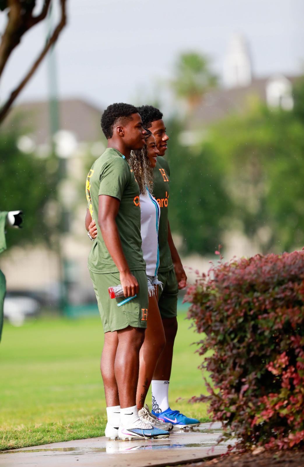 Keyrol bailó punta y la ausencia de un Olimpia: así fue el tercer entreno de Honduras