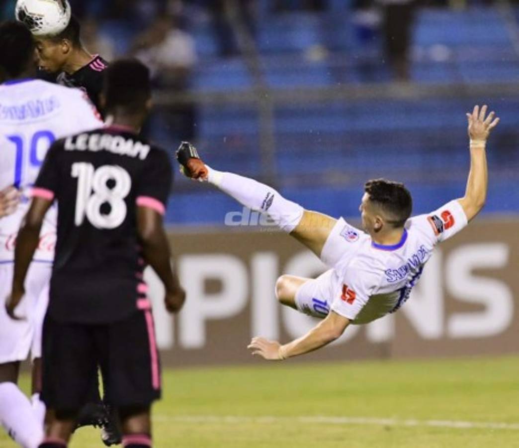 El gato negro en el Olímpico; el respeto a Troglio y Arboleda hace enloquecer a un jugador