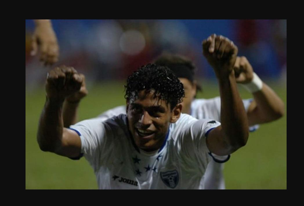 ¡Noches mágicas en el Morazán! Honduras derribó a México con el Memo Ochoa de figura y se convirtió en mundialista