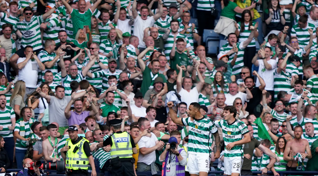 Así festejó Luis Palma el doblete del Celtic en su primer año en Escocia: ¡le puso ambiente al vestidor!